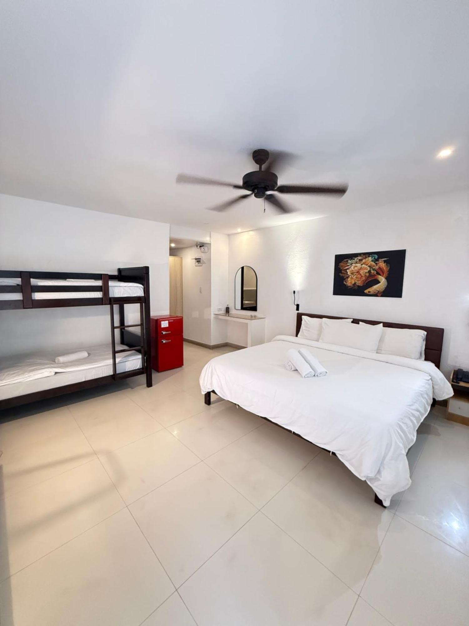 Calypso Beach And Dive Resort Manoc-Manoc Екстериор снимка