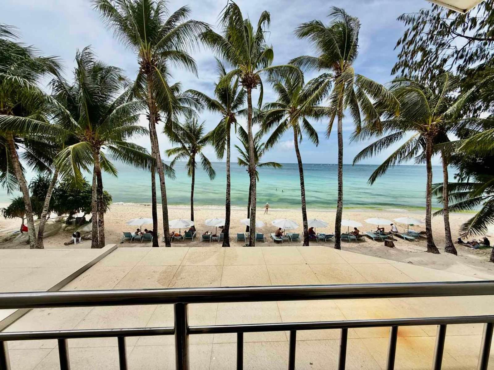 Calypso Beach And Dive Resort Manoc-Manoc Екстериор снимка