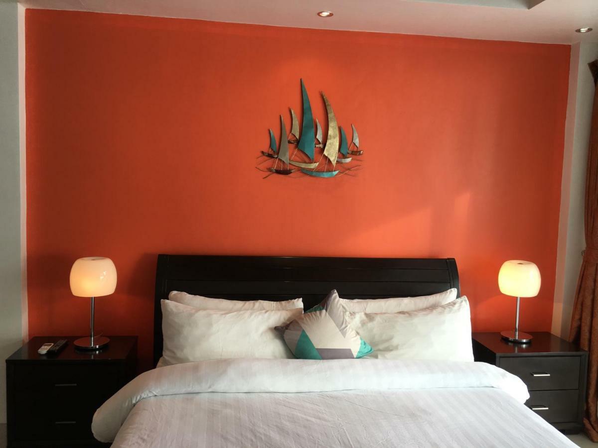 Calypso Beach And Dive Resort Manoc-Manoc Екстериор снимка