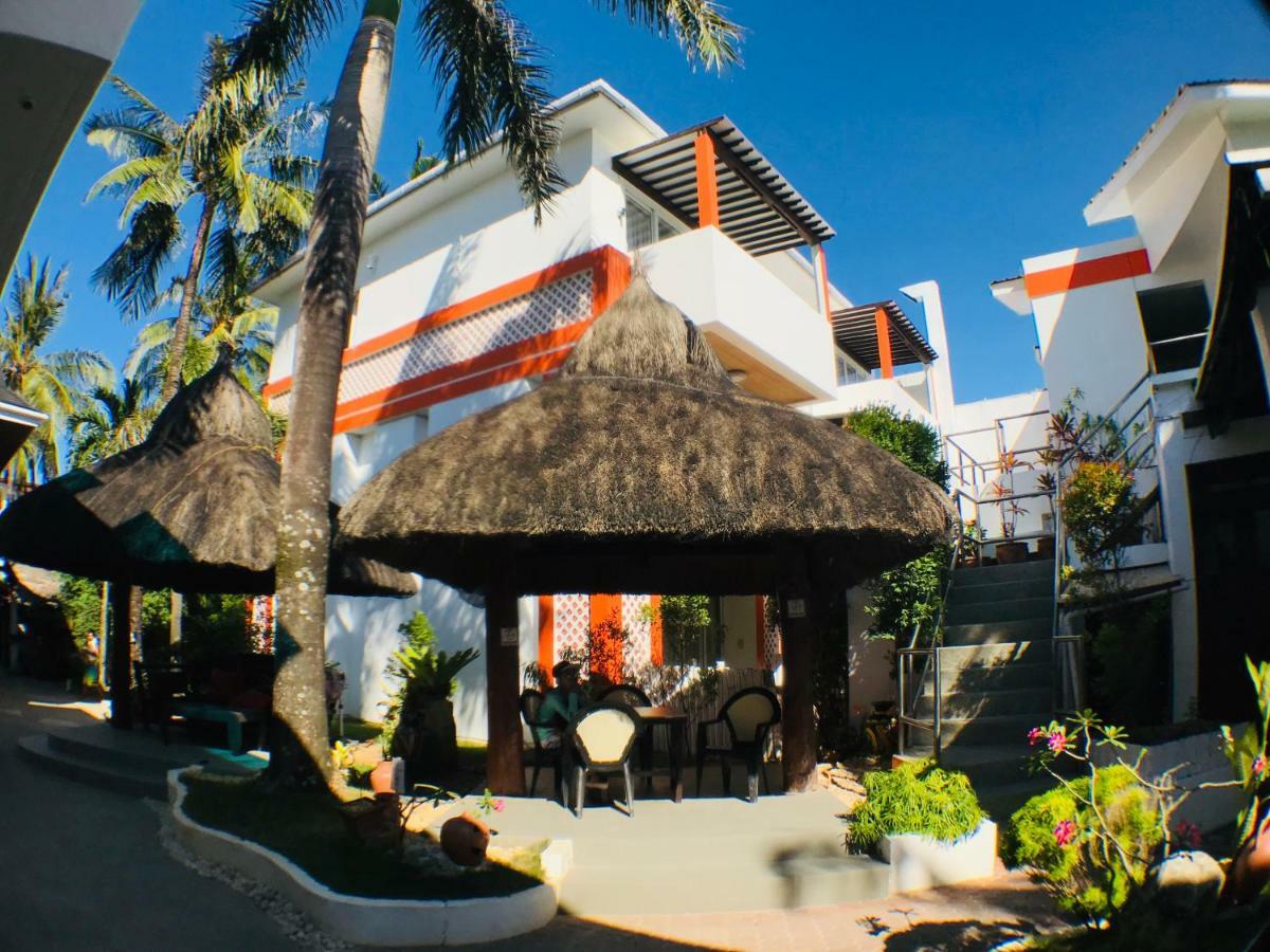 Calypso Beach And Dive Resort Manoc-Manoc Екстериор снимка
